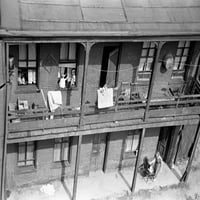 Питсбург Сиромашните Квартови, 1938. Домување Во Делот За Сиромашни Квартови Во Питсбург, Пенсилванија. Фотографија На Артур